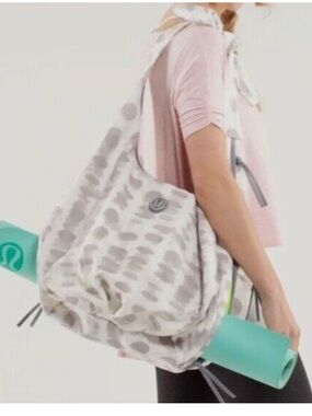 Lululemon Sackasana Gym Yoga  Bag Large Pockets